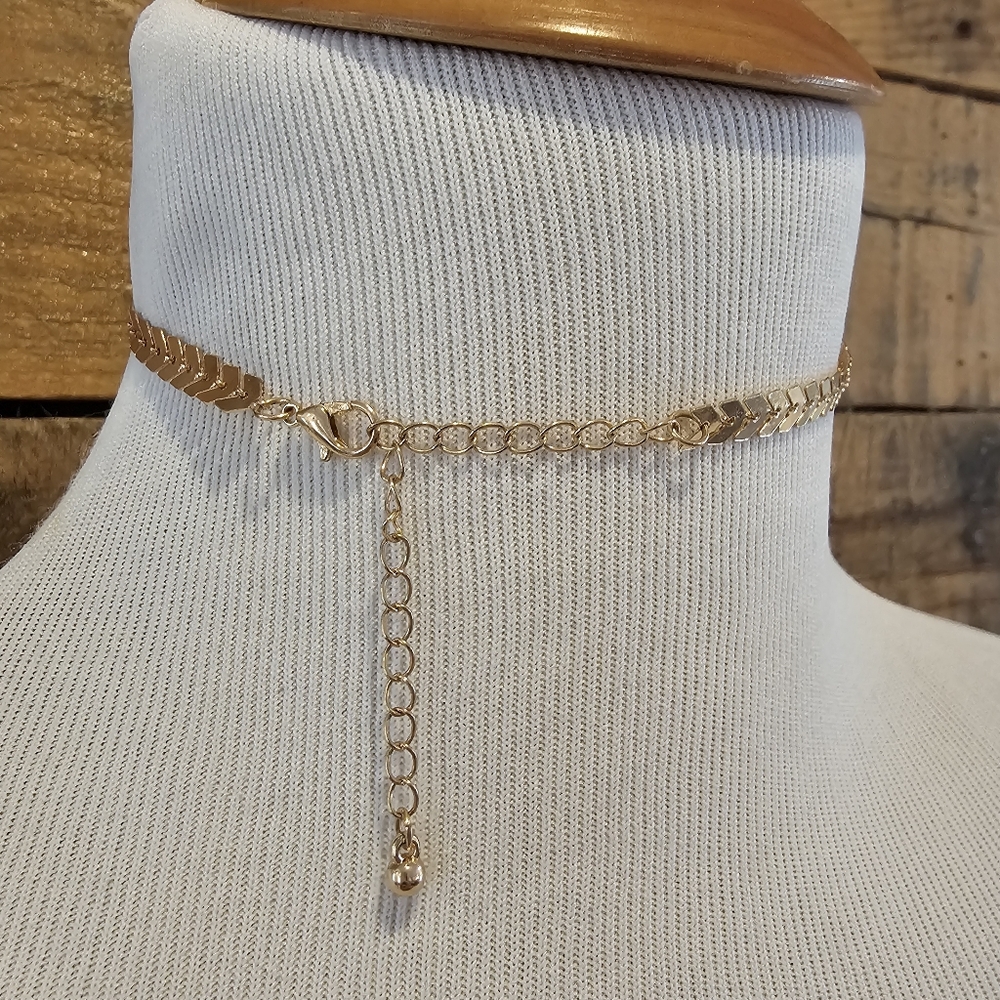 Goldtone Chevron Choker Necklace - Picture 4 of 4